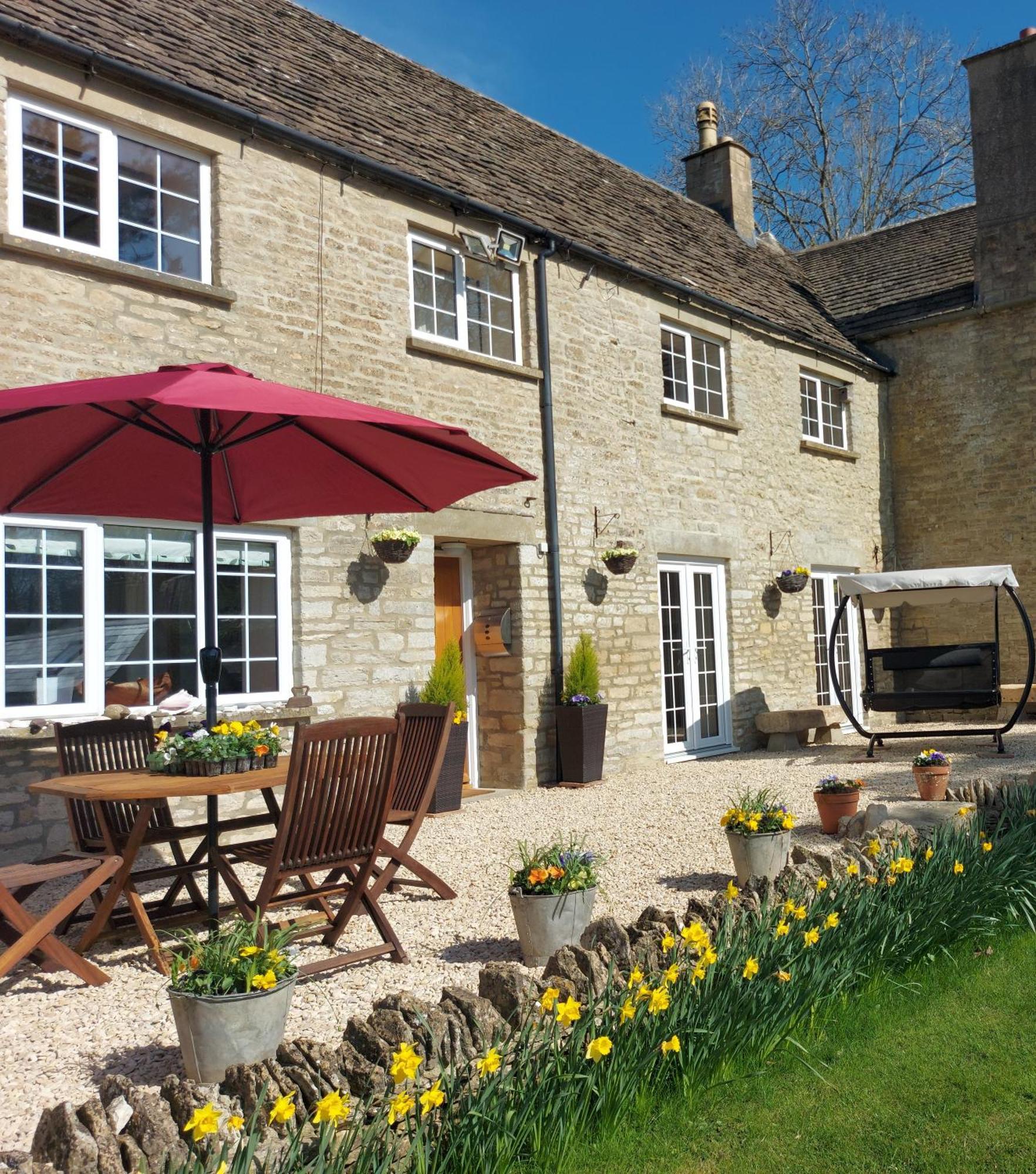 Thames Head Wharf - Historic Cotswold Cottage With Stunning Countryside Views Cirencester Exterior foto